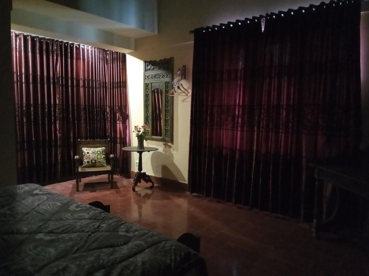Doeloerkoe Homestay Surakarta  Екстер'єр фото