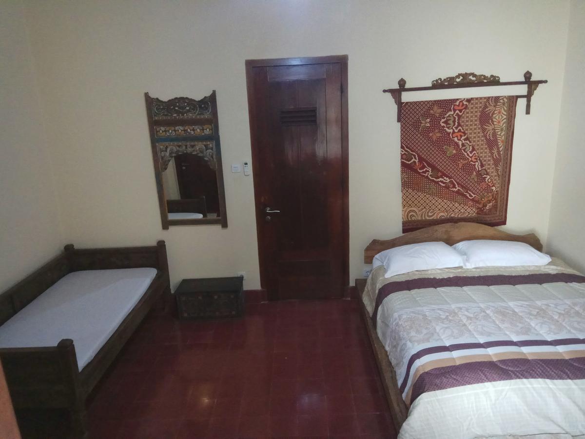 Doeloerkoe Homestay Surakarta  Екстер'єр фото