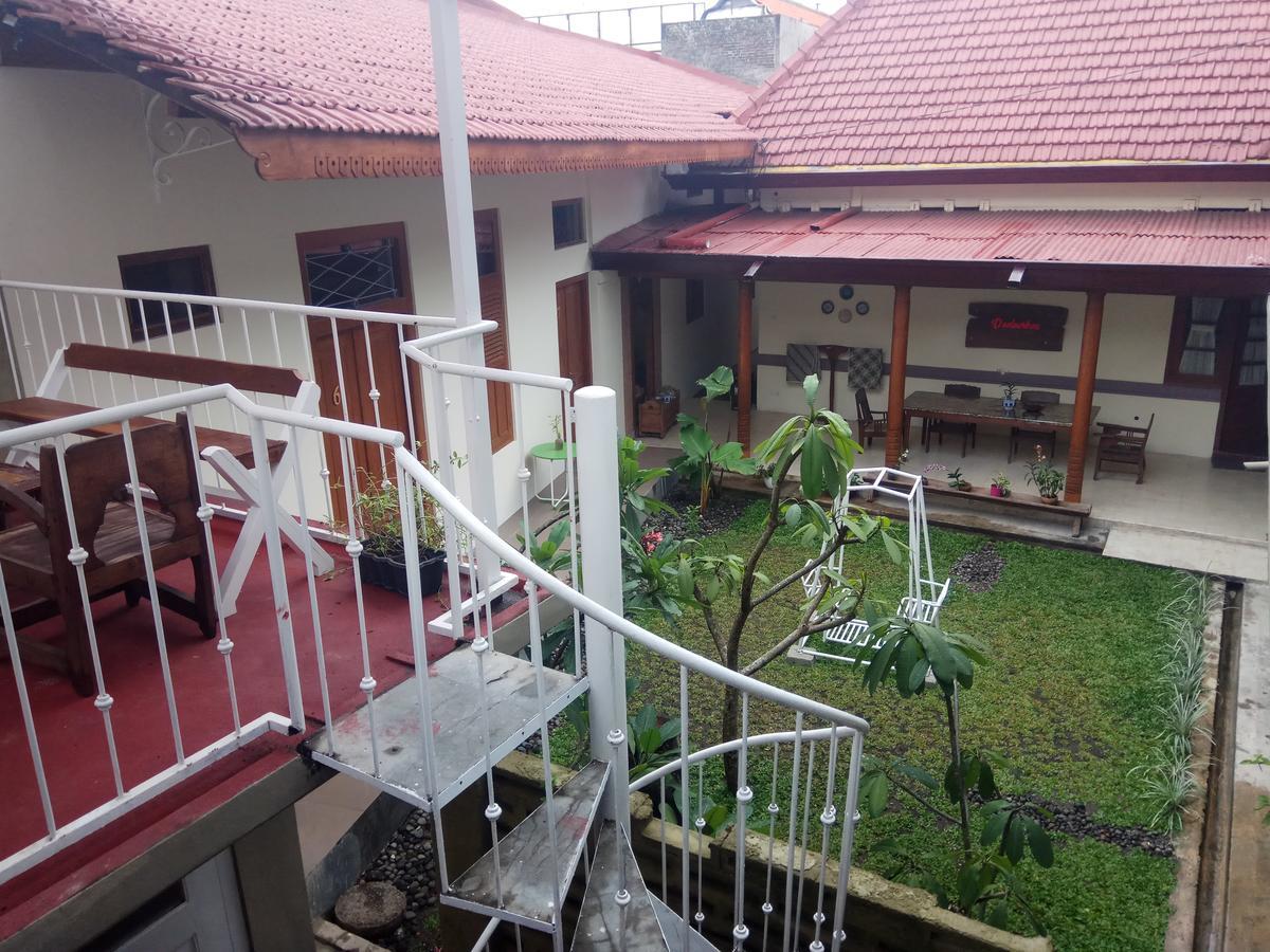 Doeloerkoe Homestay Surakarta  Екстер'єр фото