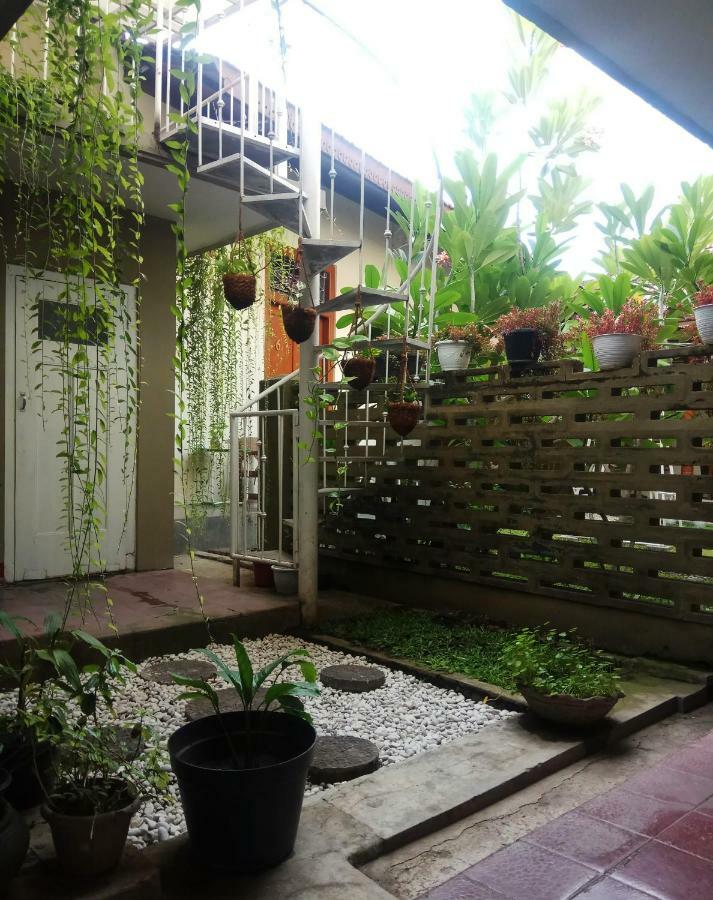 Doeloerkoe Homestay Surakarta  Екстер'єр фото